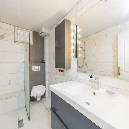 Апартаменты Flat With Backyard 600 M To Duden Waterfalls